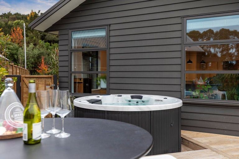 Photo of property in 160 Lakes Boulevard, Pyes Pa, Tauranga, 3112