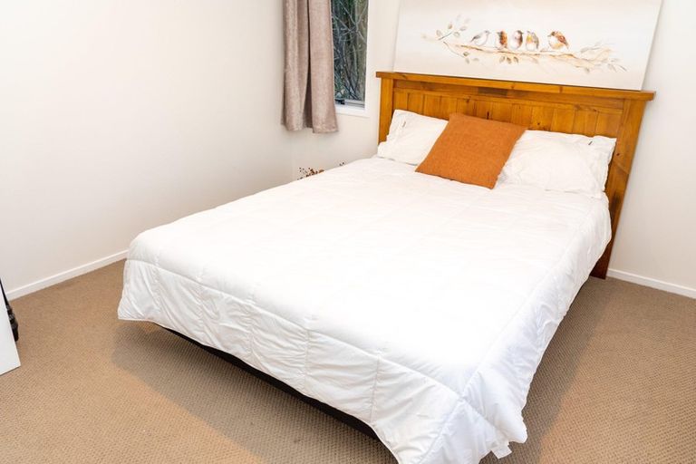 Photo of property in 8 Roy Maloney Drive, Henderson, Auckland, 0612