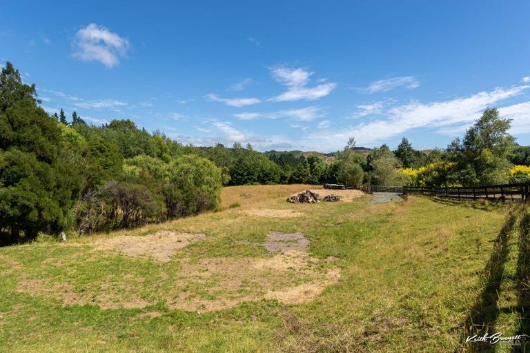 Photo of property in 243 Katherine Mansfield Drive, Whitemans Valley, Upper Hutt, 5371