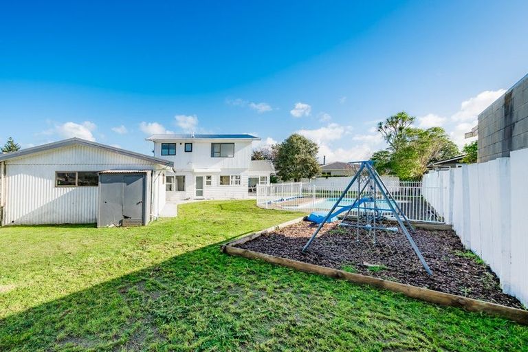 Photo of property in 3 Dennis Grove, Paraparaumu Beach, Paraparaumu, 5032