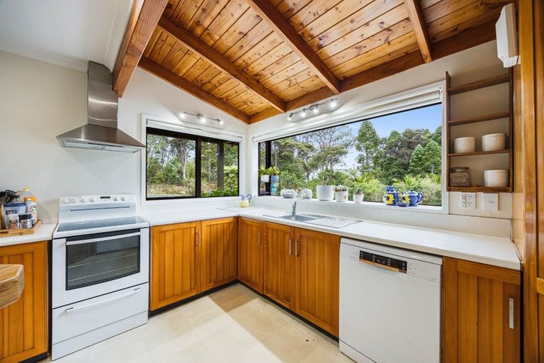 Photo of property in 72 Crows Road, Swanson, Auckland, 0614