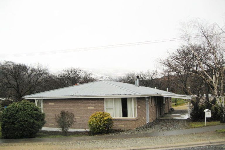 Photo of property in 22 Whitby Street, Clyde, 9330