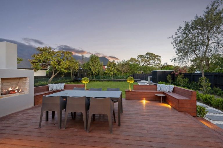 Photo of property in 136 Weston Road, St Albans, Christchurch, 8052