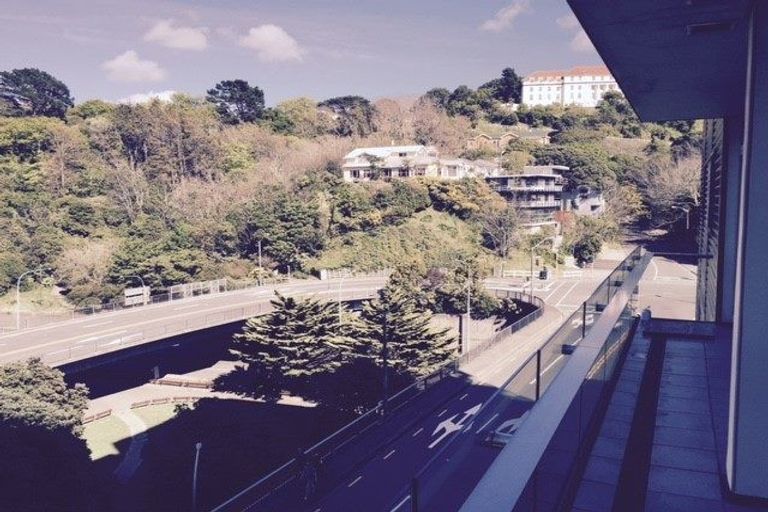 Photo of property in Montreaux Apartments, 5e/164 The Terrace, Wellington Central, Wellington, 6011