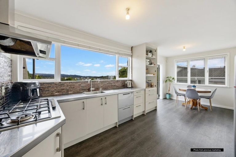 Photo of property in 1a Pleasant Road, Glen Eden, Auckland, 0602