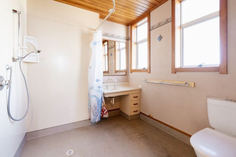 Photo of property in 25 Kirkcaldy Street, South Dunedin, Dunedin, 9012