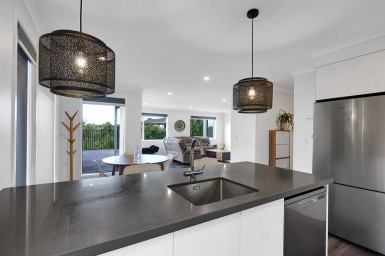 Photo of property in 4 Kakariki Lane, Waiwhakaiho, New Plymouth, 4312