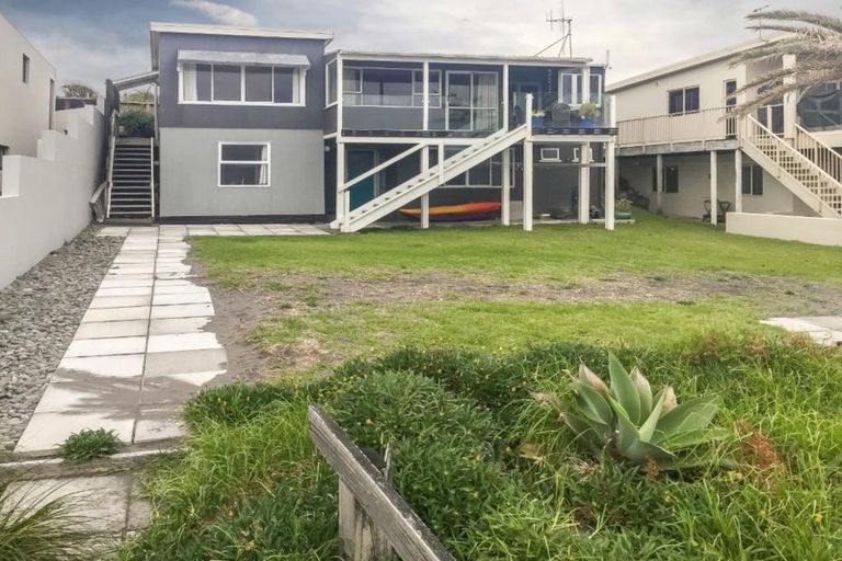 Photo of property in 7 Messenger Terrace, Oakura, 4314