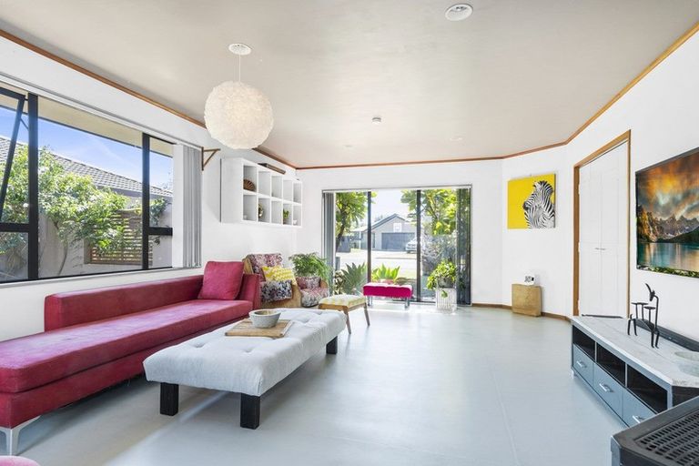 Photo of property in 42 Katerini Grove, Papamoa Beach, Papamoa, 3118