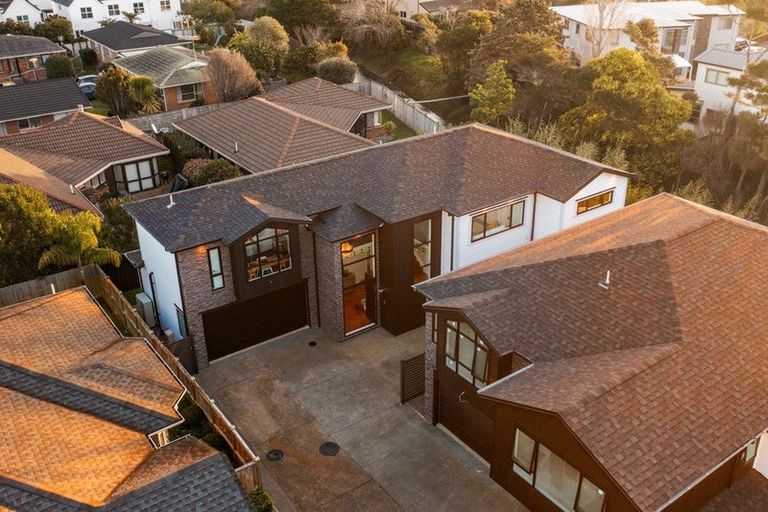 Photo of property in 10b Stratford Avenue, Milford, Auckland, 0620