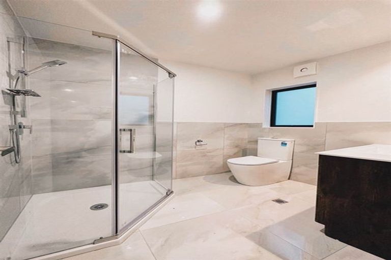 Photo of property in 21f Craigbank Avenue, New Lynn, Auckland, 0600