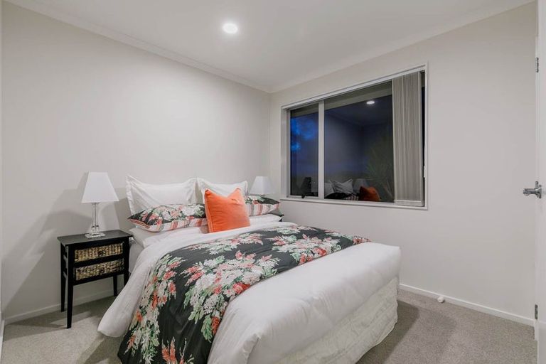 Photo of property in 36 Nimstedt Avenue, Oteha, Auckland, 0632