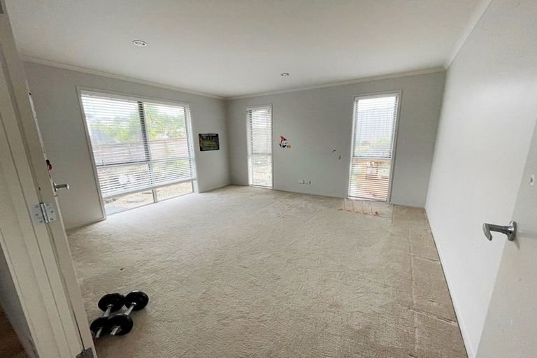 Photo of property in 26 Hornbill Drive, Fairview Heights, Auckland, 0632