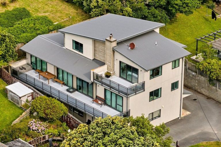 Photo of property in 21 View Road, Titahi Bay, Porirua, 5022