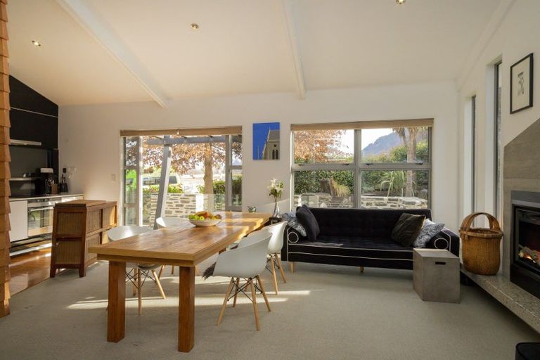 Photo of property in 1 Mcdonnell Road, Arrowtown, 9302