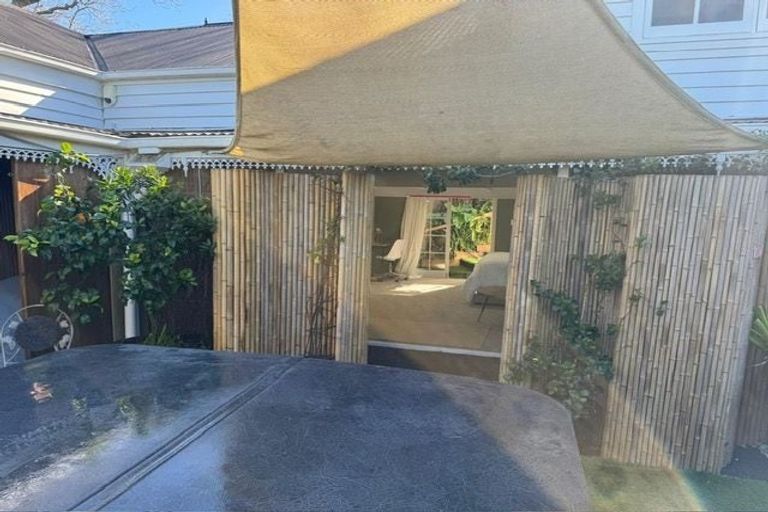 Photo of property in 36 Rame Road, Greenhithe, Auckland, 0632
