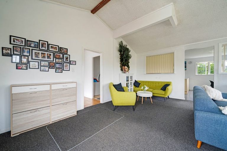 Photo of property in 58 Holbrook Street, Blockhouse Bay, Auckland, 0600