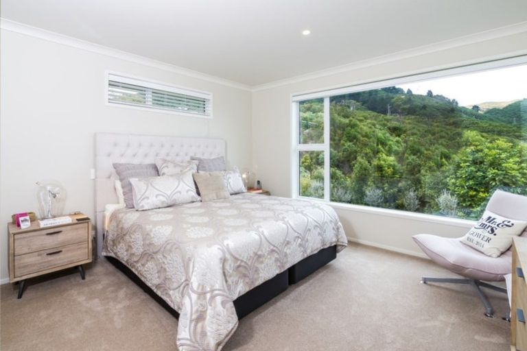 Photo of property in 1 Peregrine Place, Kinloch, Taupo, 3377