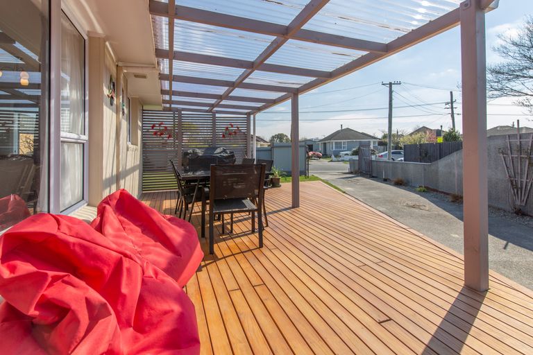 Photo of property in 26 Pembroke Street, Avondale, Christchurch, 8061