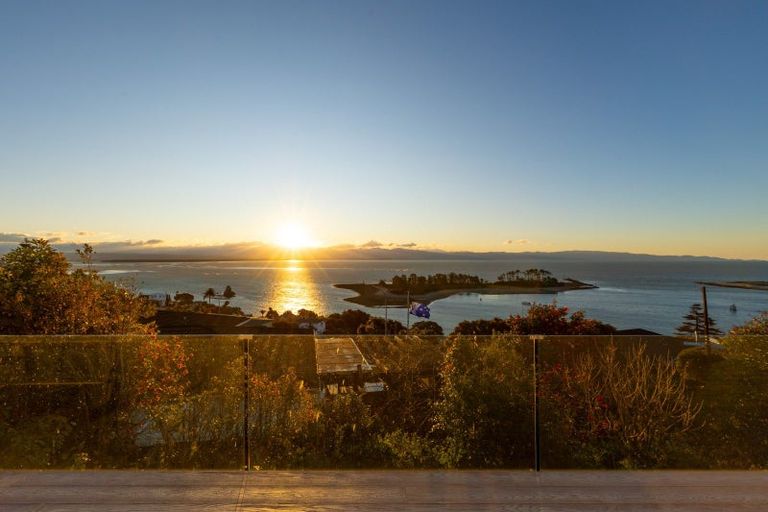 Photo of property in 82 Princes Drive, Britannia Heights, Nelson, 7010