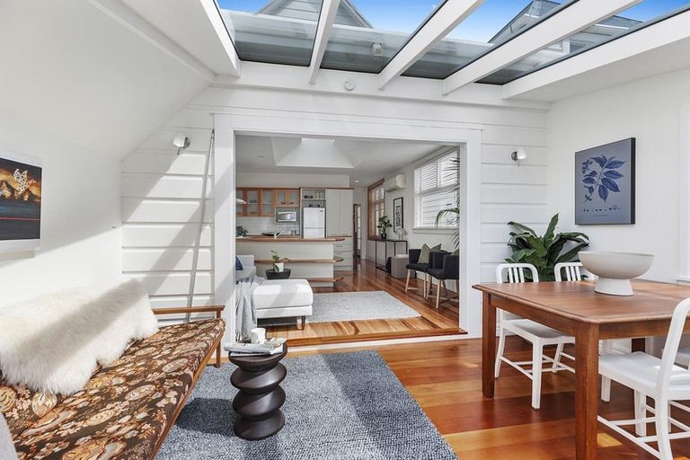 Photo of property in 33 Grant Road, Thorndon, Wellington, 6011