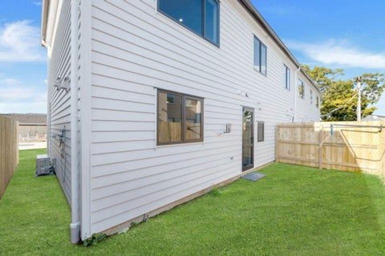 Photo of property in 10e Kent Road, Manurewa, Auckland, 2102