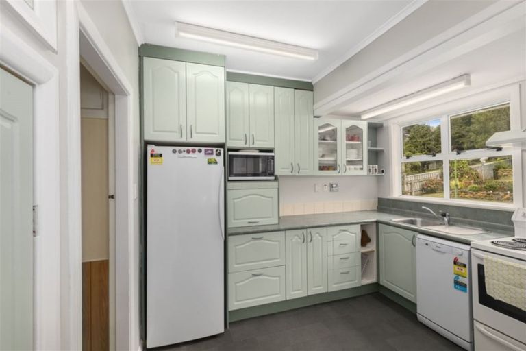 Photo of property in 30 Main Road, Wainuiomata, Lower Hutt, 5014