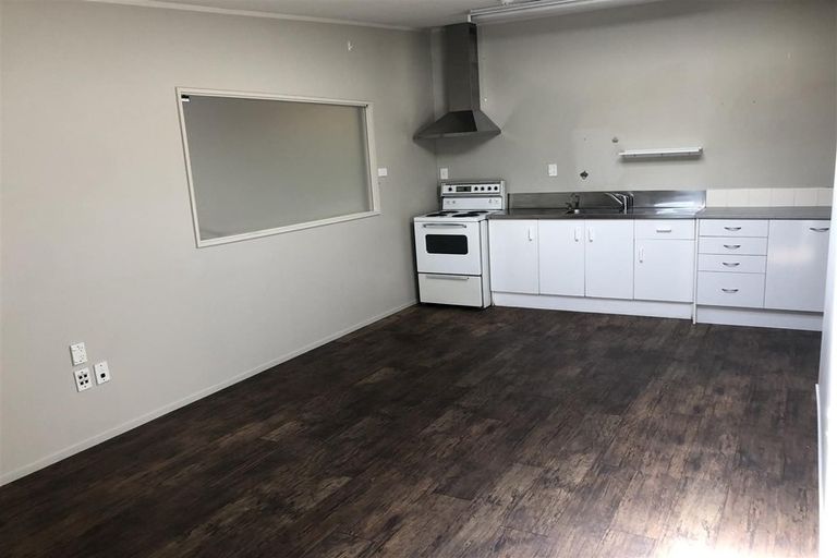 Photo of property in 20b Devon Road, Bucklands Beach, Auckland, 2012