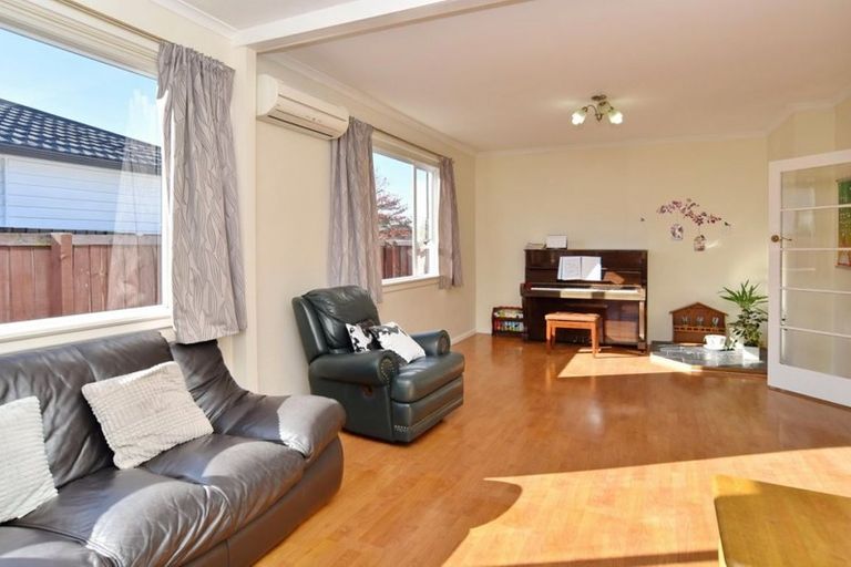 Photo of property in 213 Main North Road, Redwood, Christchurch, 8051