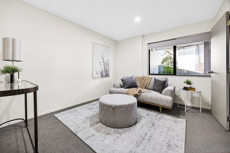 Photo of property in 1/70b Carlisle Road, Browns Bay, Auckland, 0632