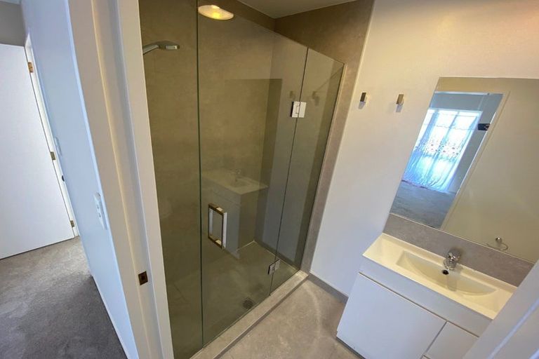 Photo of property in 18 Newbegin Place, Weymouth, Auckland, 2103