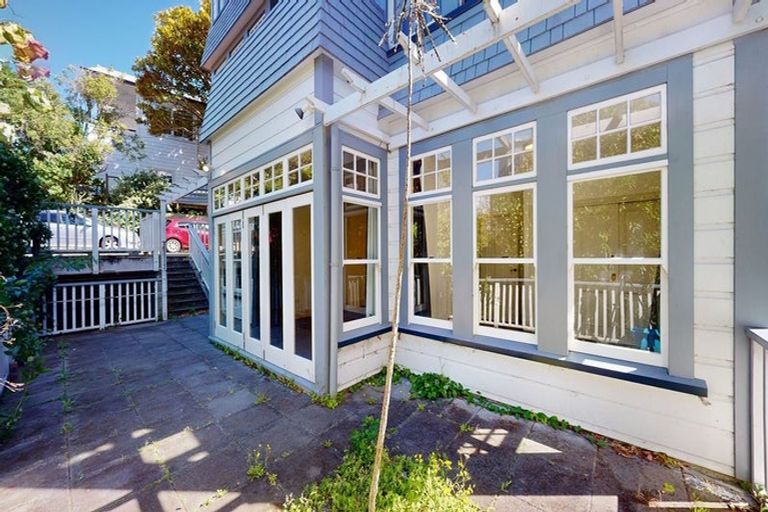 Photo of property in 44 Aurora Terrace, Kelburn, Wellington, 6012