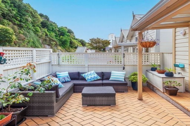 Photo of property in 153g Grant Road, Thorndon, Wellington, 6011