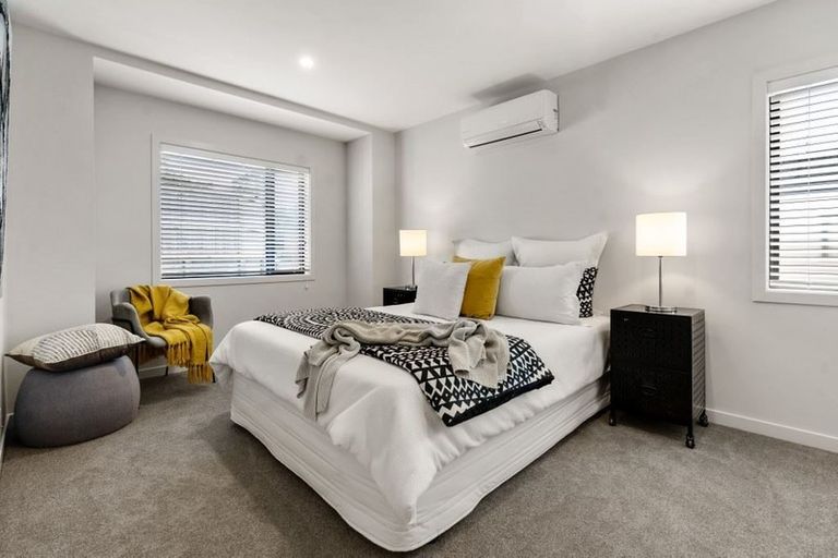 Photo of property in 4/20 Tui Glen Road, Birkenhead, Auckland, 0626