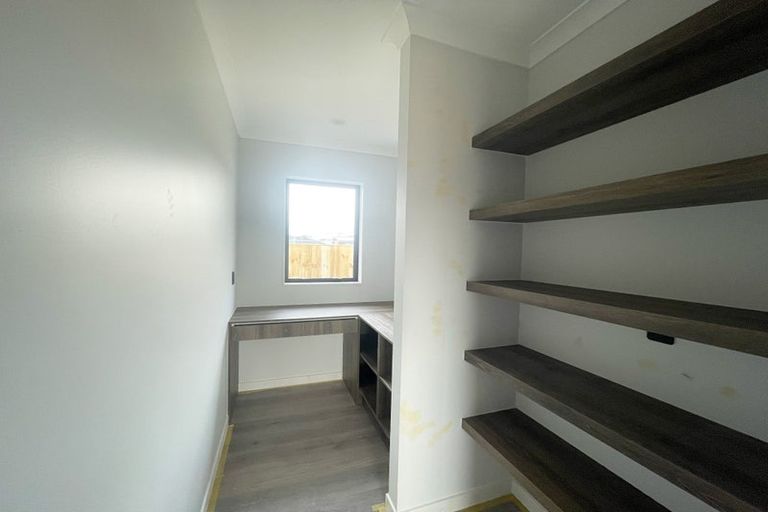 Photo of property in 31 Cara Avenue, Kumeu, 0810