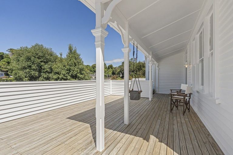 Photo of property in 16 Bracken Street, New Plymouth, 4310