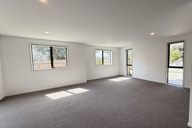 Photo of property in 8a Riverlea Avenue, Pakuranga, Auckland, 2010