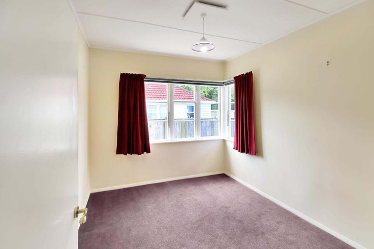 Photo of property in 12 Rumgay Street, Fairfield, Lower Hutt, 5011