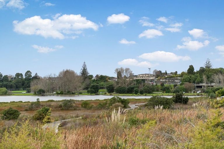 Photo of property in 9 Blenheim Place, Judea, 3110