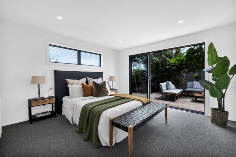 Photo of property in 7c Strandon Place, Strandon, New Plymouth, 4312