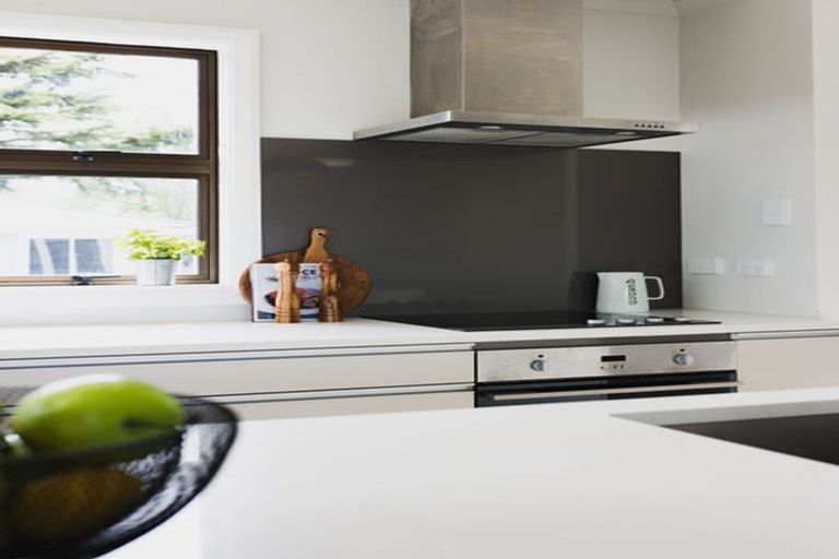 Photo of property in 13 Diamond Street, Carterton, 5713