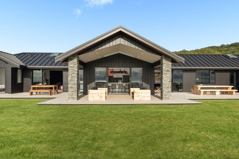 Photo of property in 2 Ekuarangi Place, Kaitake, New Plymouth, 4374