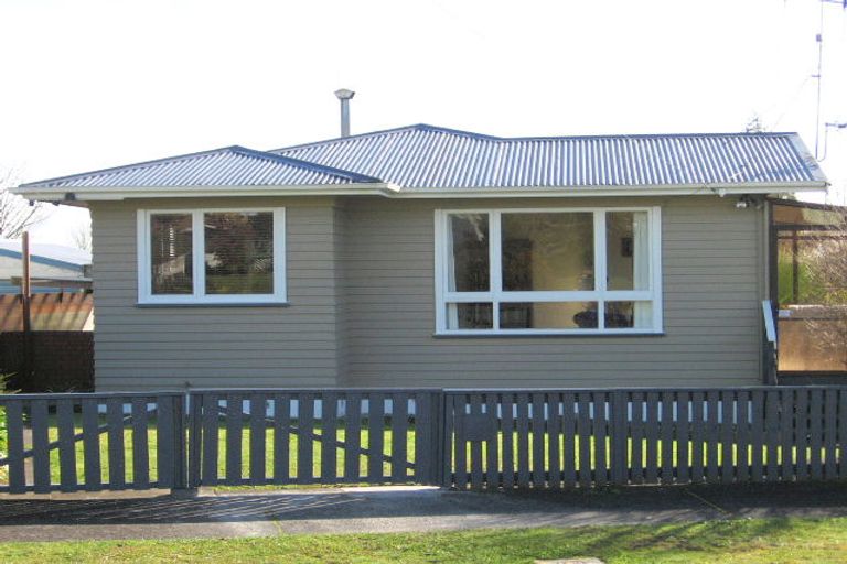 Photo of property in 8 Wanaka Place, Glenview, Hamilton, 3206