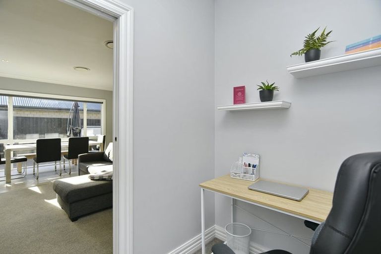 Photo of property in 8 Highfield Lane, Rangiora, 7400