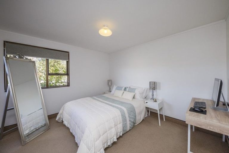 Photo of property in 28 Pencarrow Street, Highbury, Palmerston North, 4412