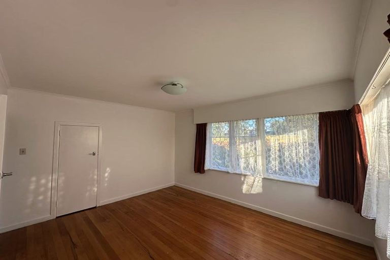 Photo of property in 129 Riverpark Crescent, Henderson, Auckland, 0610