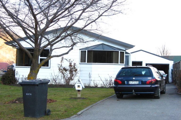 Photo of property in 12 Cornwall Street, Arrowtown, 9302