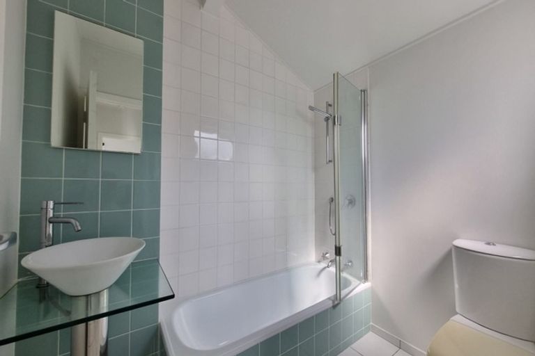 Photo of property in 17b Warwick Street, Morningside, Auckland, 1022