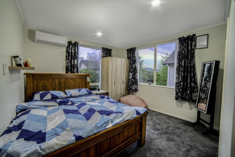 Photo of property in 16 Reins Road, Takanini, 2112