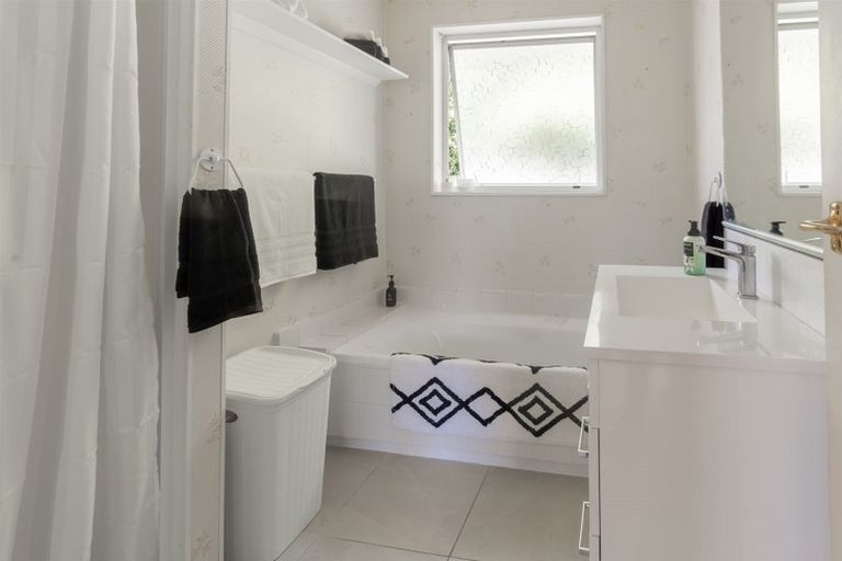 Photo of property in 10 Glen Place, Parklands, Christchurch, 8083